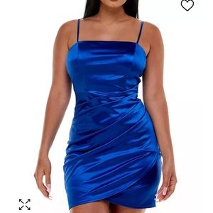 Juniors' Ruched Asymmetric Bodycon Dress